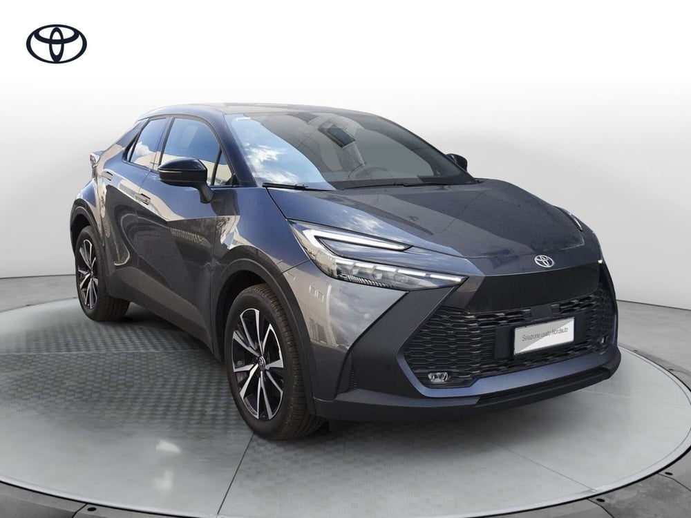 Toyota Toyota C-HR nuova a Treviso (3)