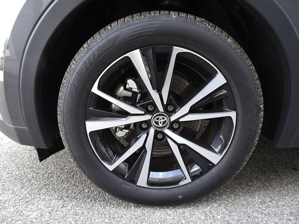 Toyota Toyota C-HR nuova a Treviso (8)
