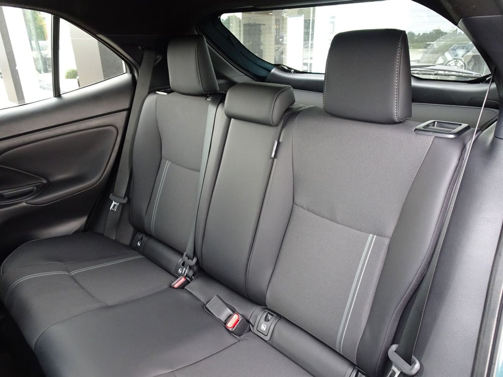 Toyota Yaris Cross nuova a Treviso (13)
