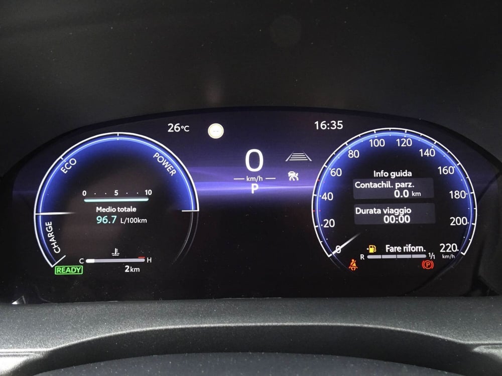 Toyota Yaris Cross nuova a Treviso (17)