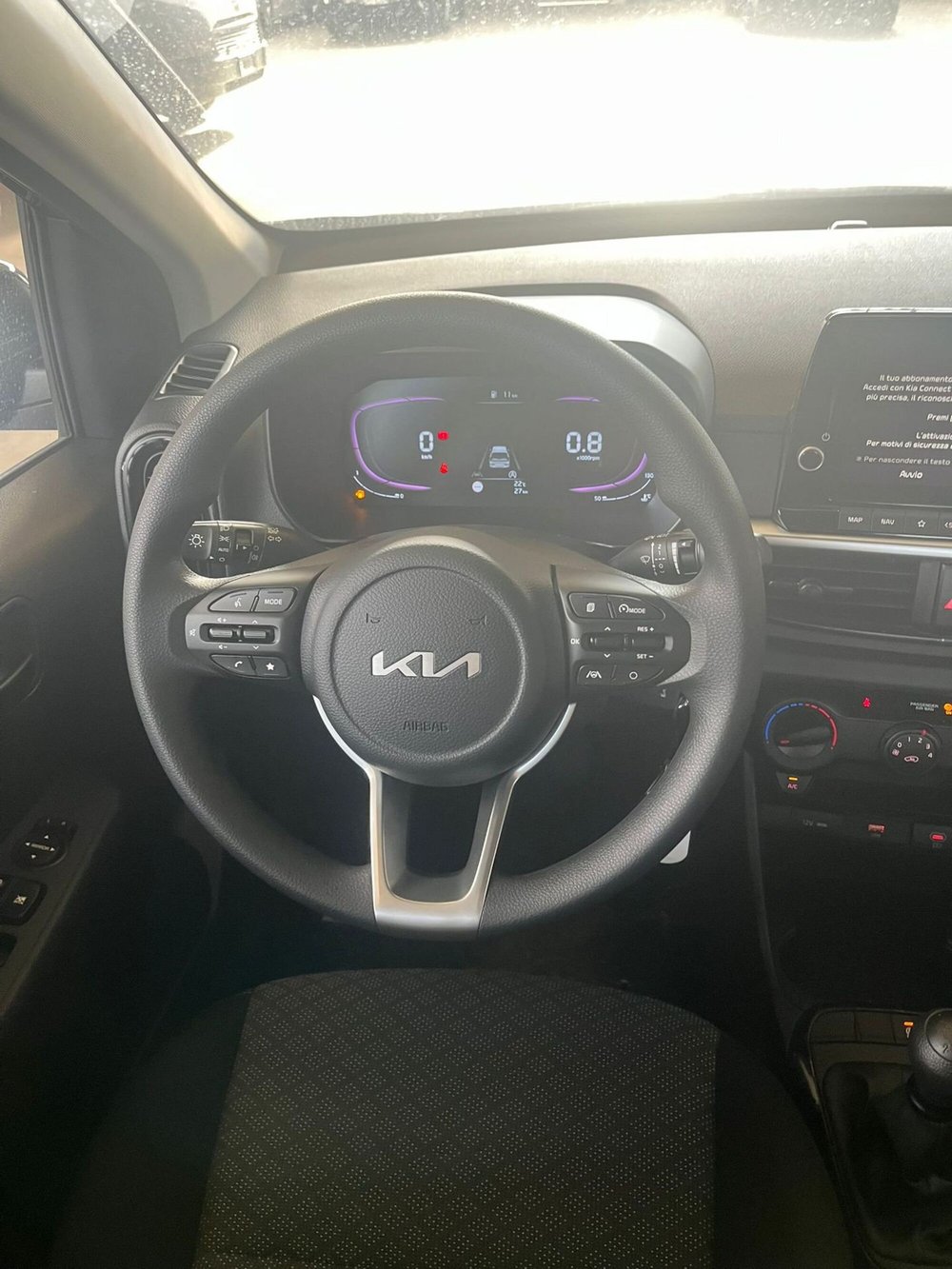 Kia Picanto nuova a Cremona (12)