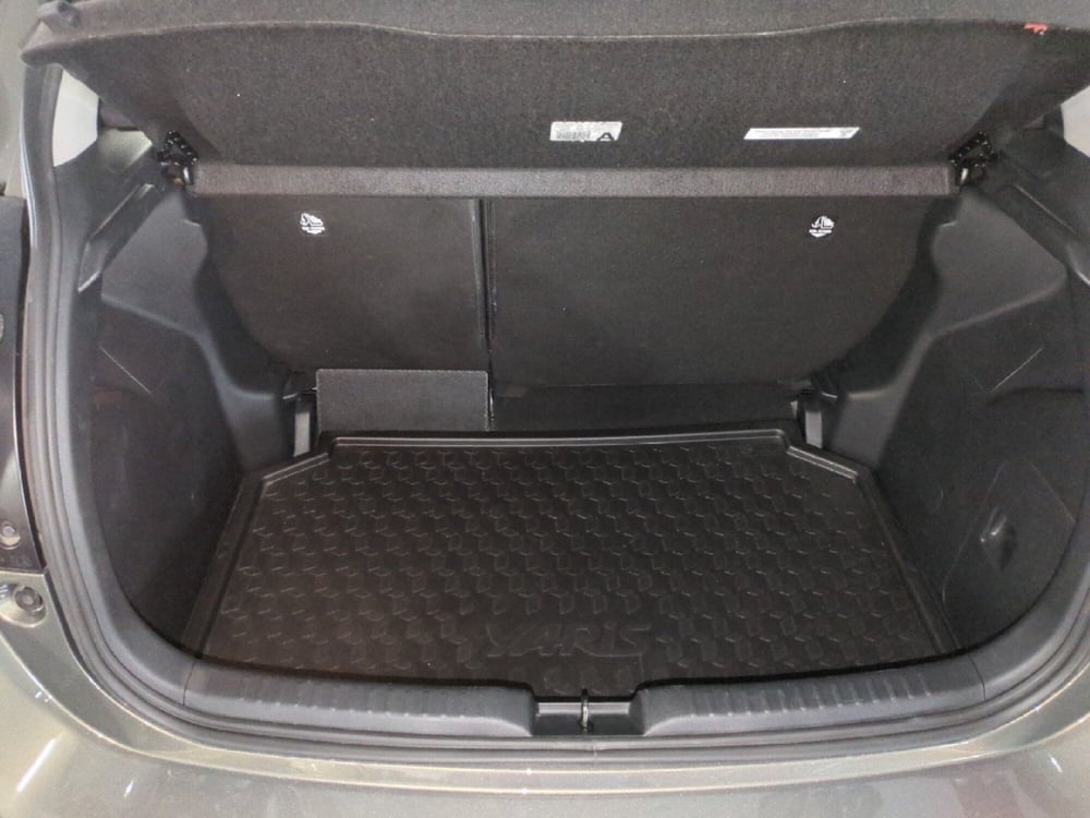 Toyota Yaris usata a Milano (11)