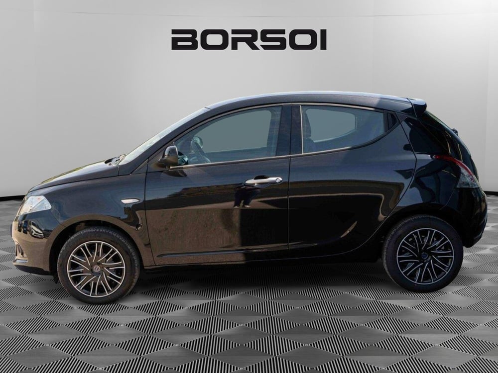 Lancia Ypsilon usata a Treviso (2)