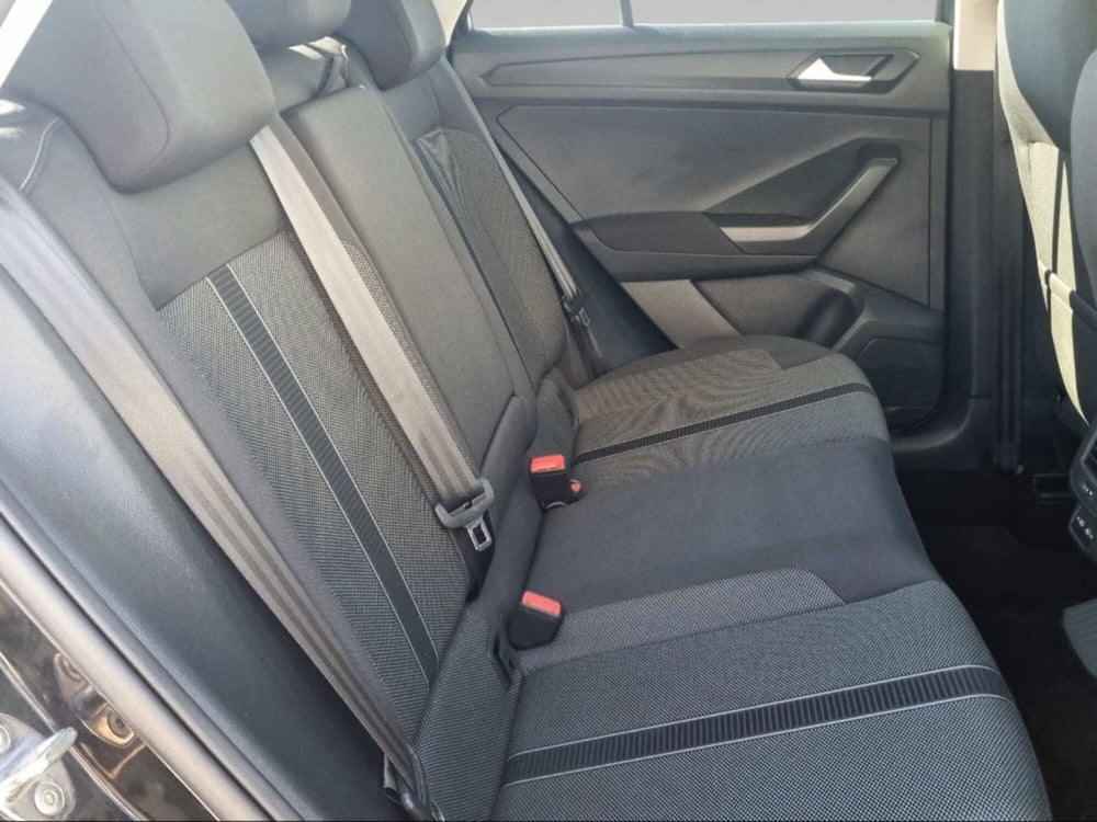 Volkswagen T-Roc usata a Livorno (11)