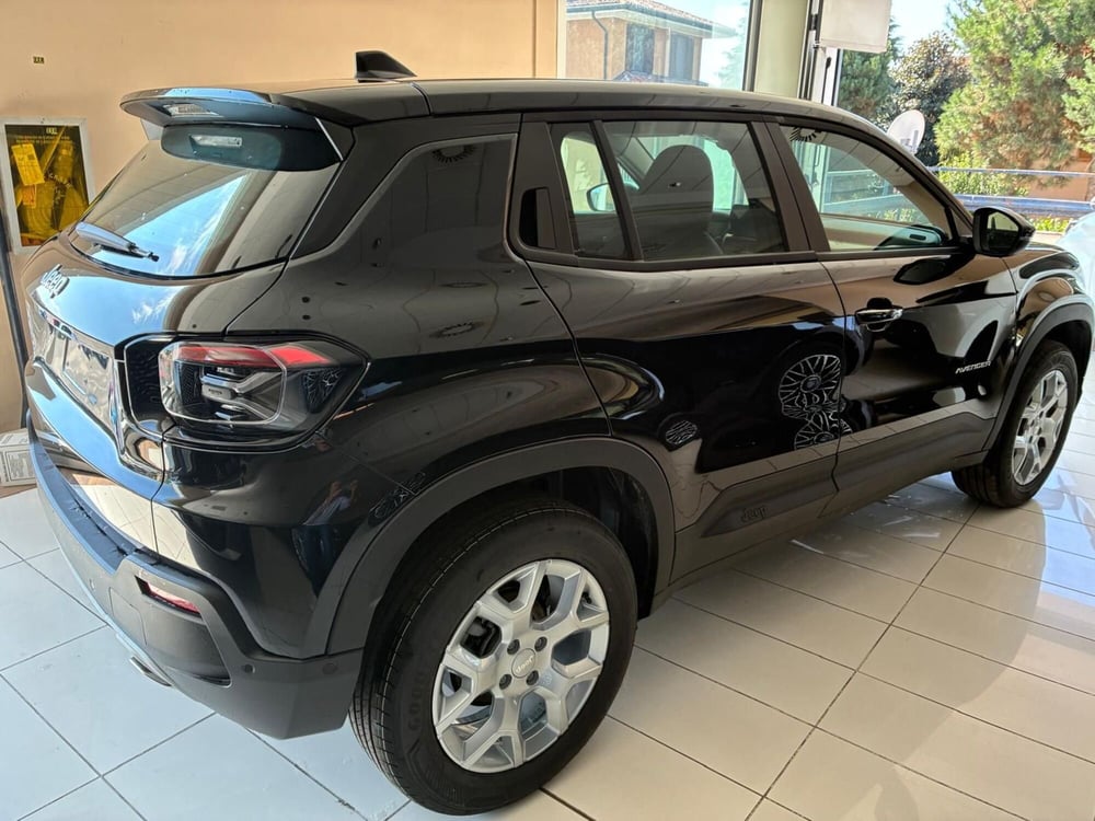 Jeep Avenger nuova a Milano (3)