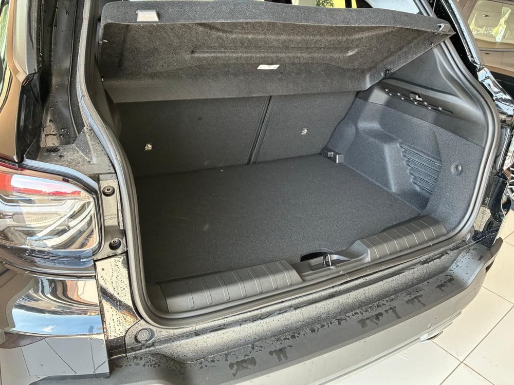 Jeep Avenger nuova a Milano (5)