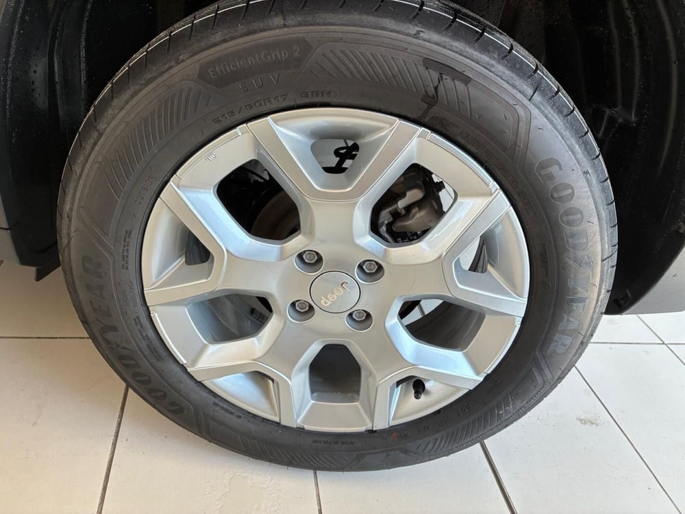 Jeep Avenger nuova a Milano (6)