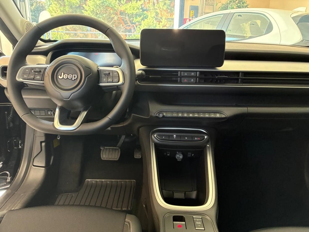 Jeep Avenger nuova a Milano (7)