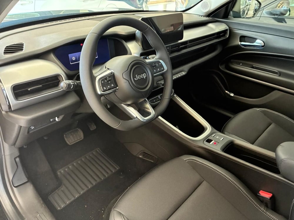 Jeep Avenger nuova a Milano (8)