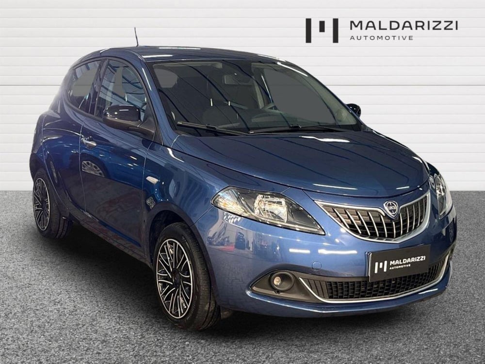 Lancia Ypsilon usata a Matera