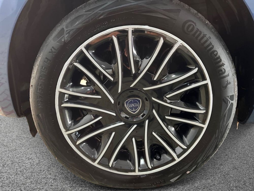 Lancia Ypsilon usata a Matera (6)