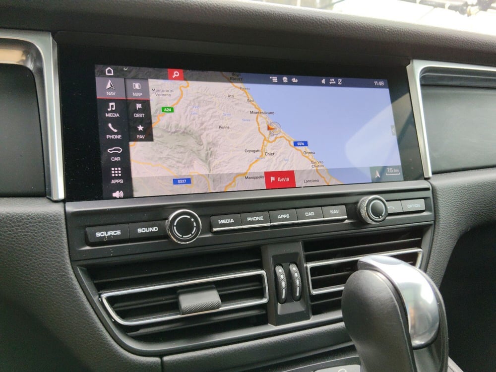 Porsche Macan usata a Pescara (17)