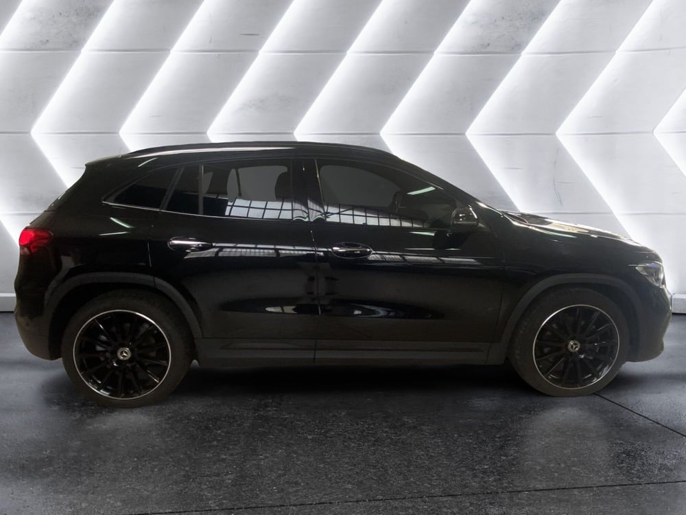 Mercedes-Benz GLA SUV usata a Napoli (5)