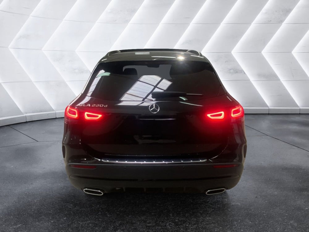 Mercedes-Benz GLA SUV usata a Napoli (8)