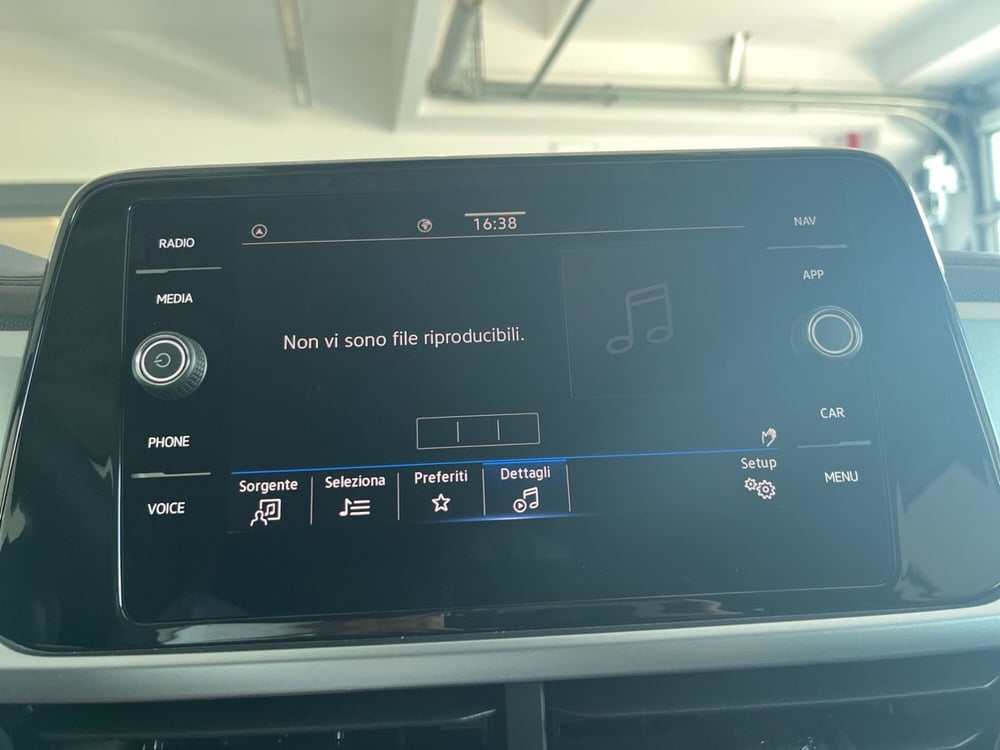 Volkswagen T-Roc nuova a Salerno (16)