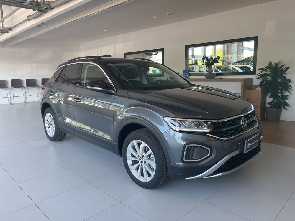 Volkswagen T-Roc nuova a Salerno (5)