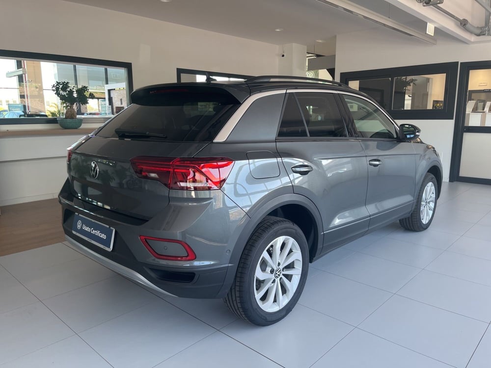 Volkswagen T-Roc nuova a Salerno (6)