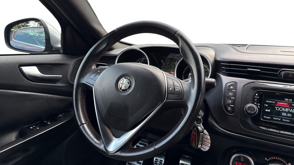 Alfa Romeo Giulietta usata a Treviso (12)