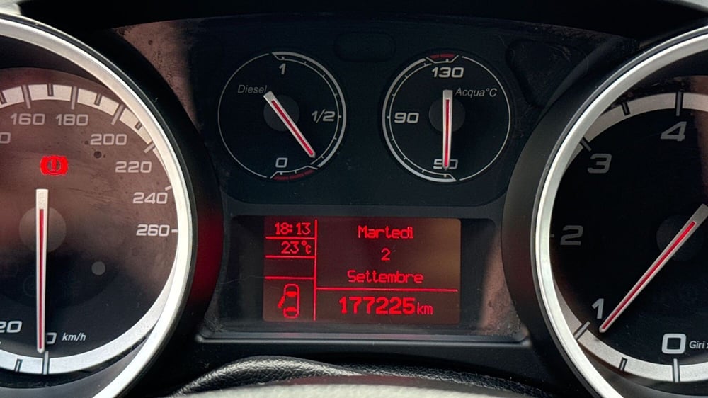 Alfa Romeo Giulietta usata a Treviso (13)