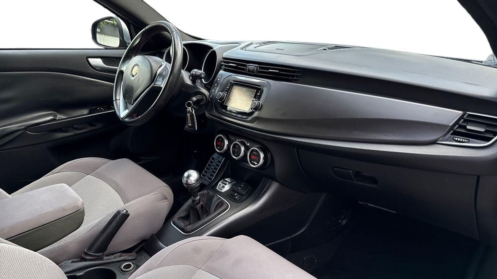 Alfa Romeo Giulietta usata a Treviso (6)