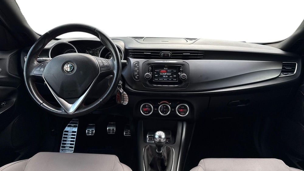 Alfa Romeo Giulietta usata a Treviso (7)