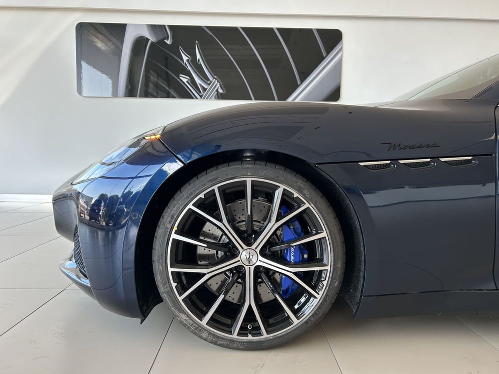 Maserati Granturismo nuova a Ancona (11)