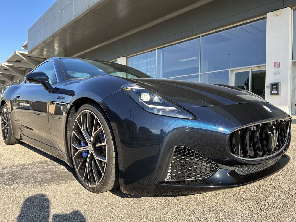 Maserati Granturismo nuova a Ancona (12)