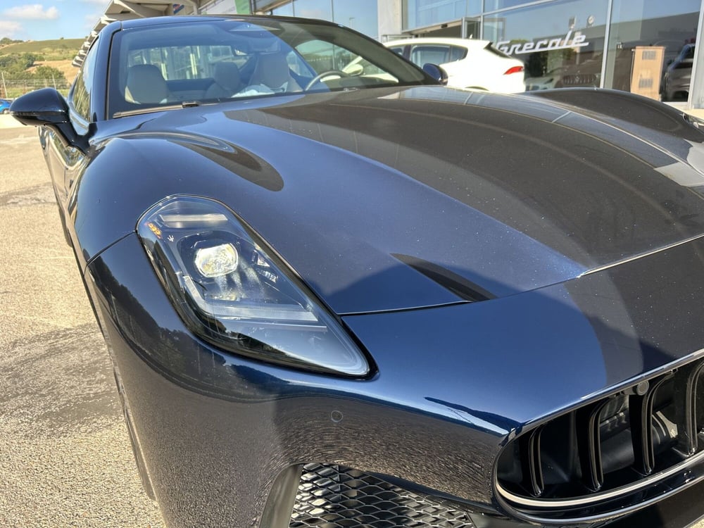 Maserati Granturismo nuova a Ancona (13)