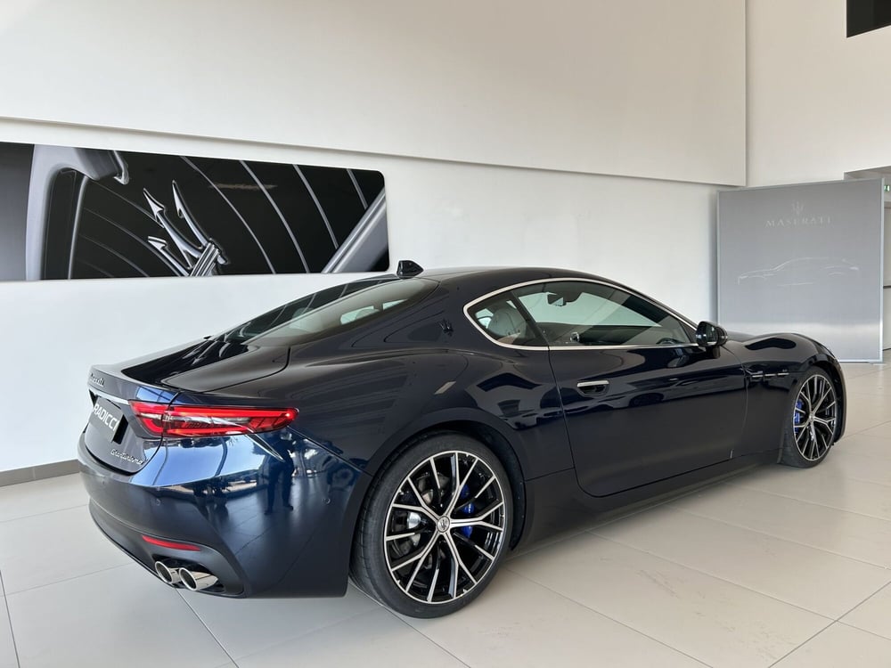 Maserati Granturismo nuova a Ancona (2)