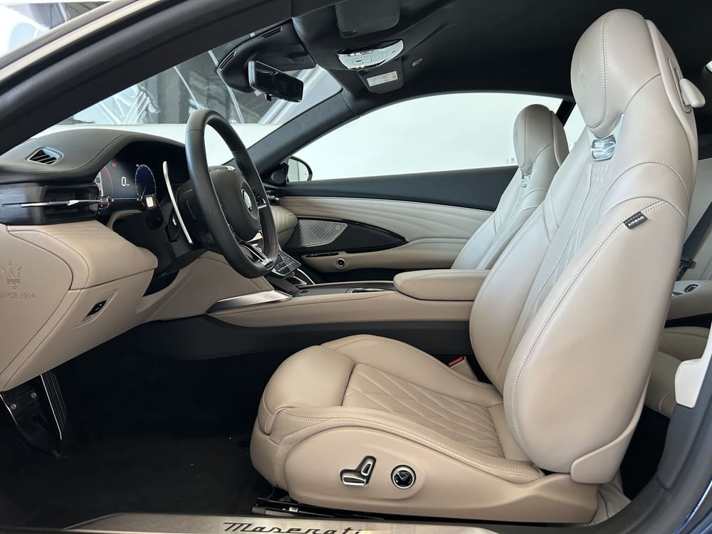 Maserati Granturismo nuova a Ancona (4)