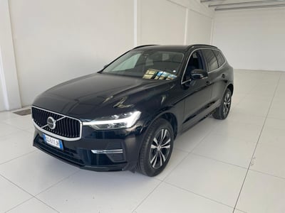 Volvo XC60 B4 (d) AWD Geartronic Momentum Pro del 2021 usata a Prato