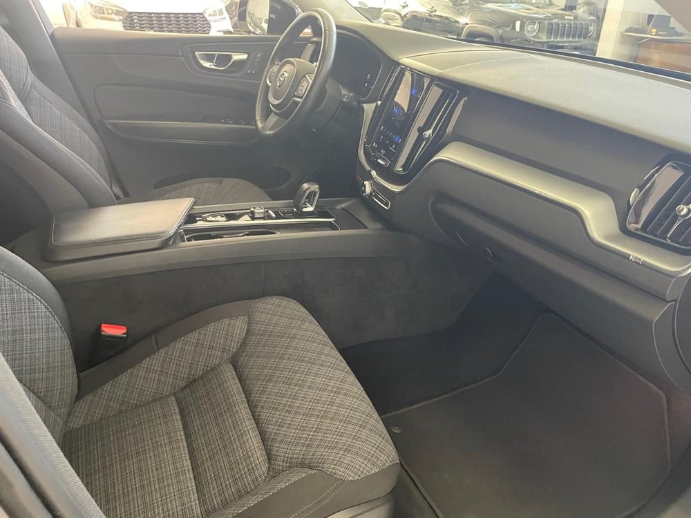 Volvo XC60 usata a Prato (6)