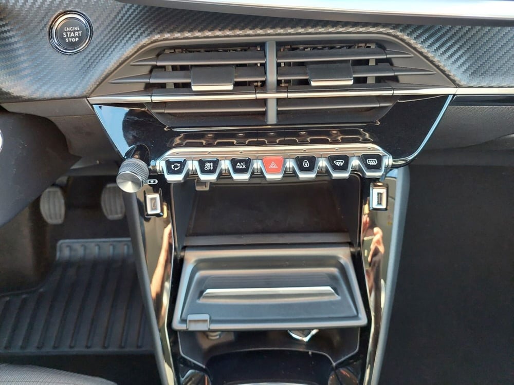 Peugeot 208 usata a Treviso (15)