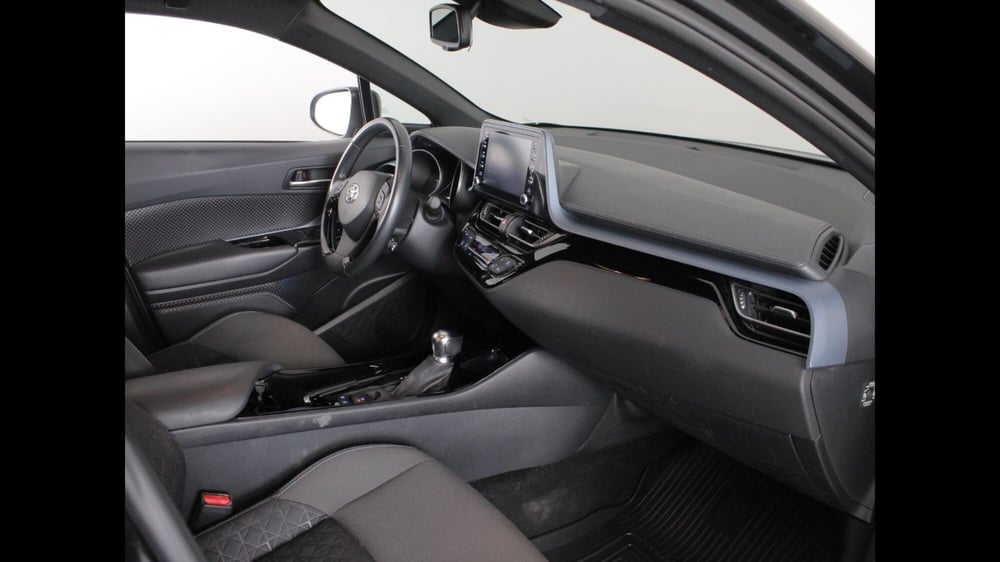 Toyota Toyota C-HR usata a Palermo (6)