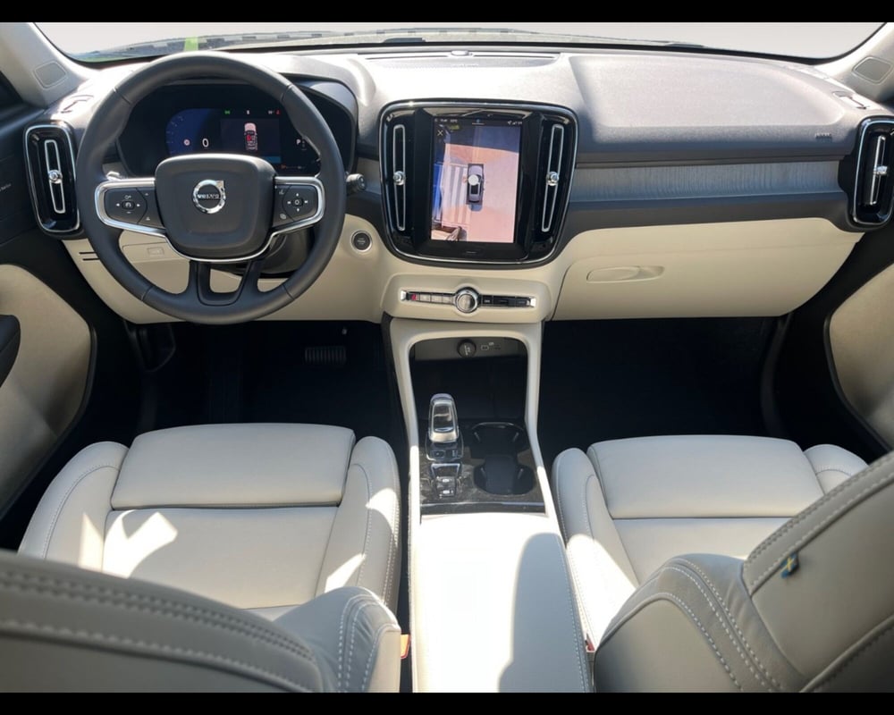 Volvo XC40 nuova a Ravenna (10)