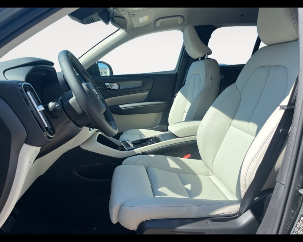 Volvo XC40 nuova a Ravenna (12)