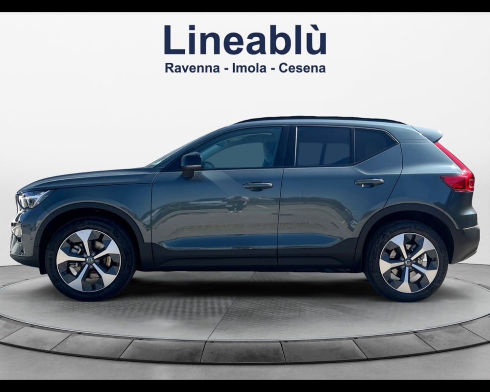 Volvo XC40 nuova a Ravenna (2)