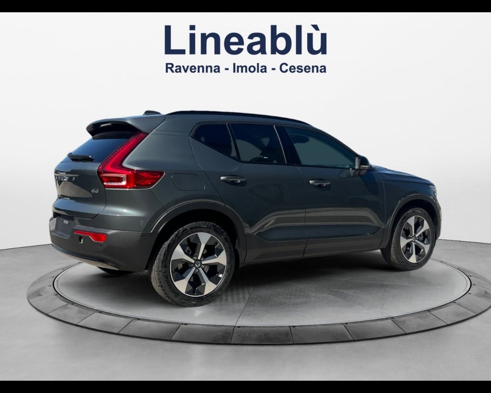Volvo XC40 nuova a Ravenna (5)