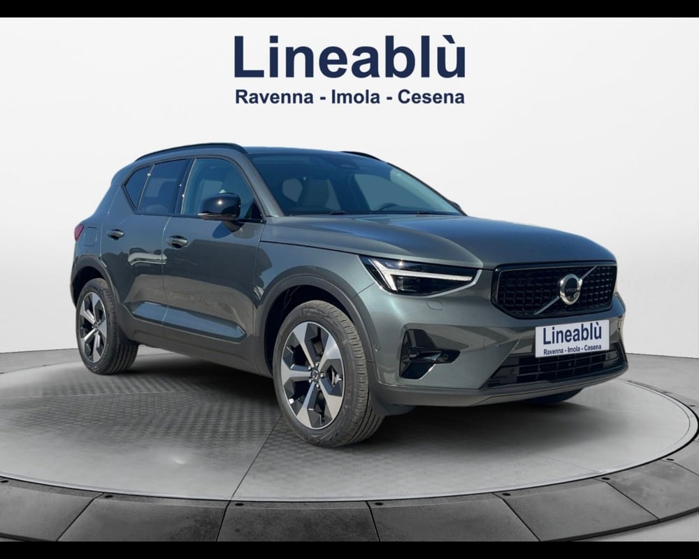 Volvo XC40 nuova a Ravenna (7)