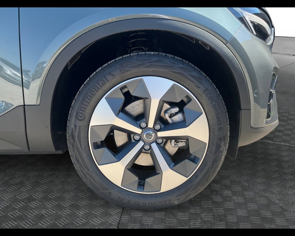 Volvo XC40 nuova a Ravenna (9)