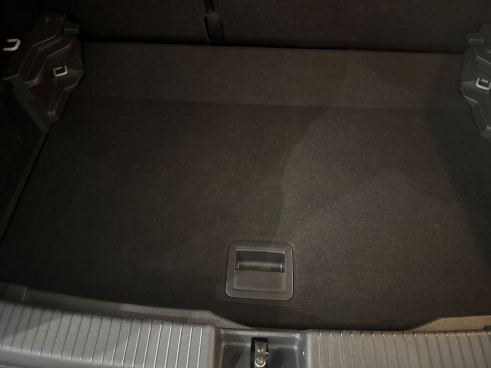 Volkswagen T-Cross usata a Prato (8)