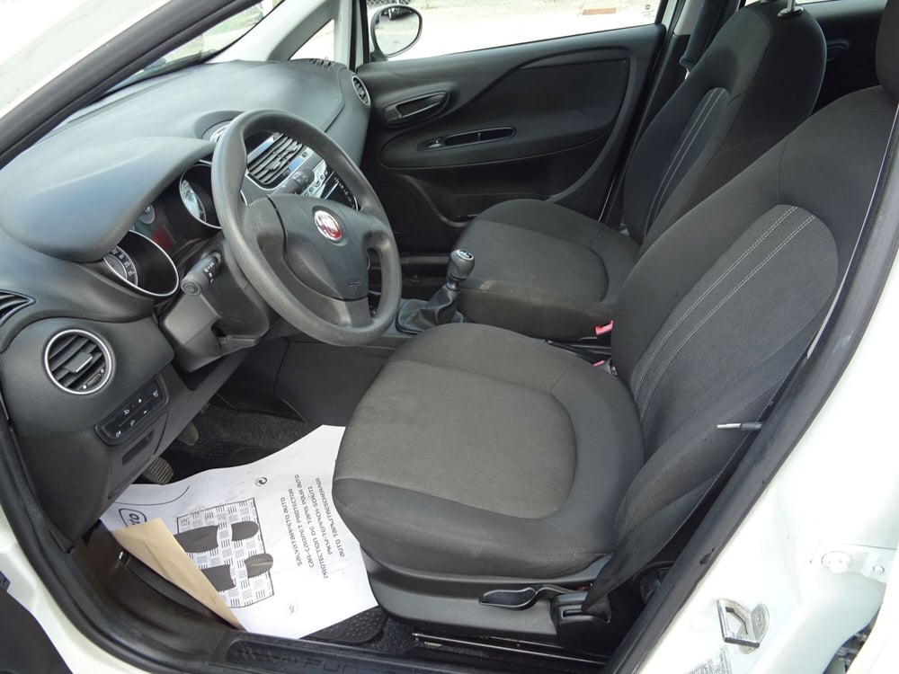 Fiat Punto usata a Lucca (9)