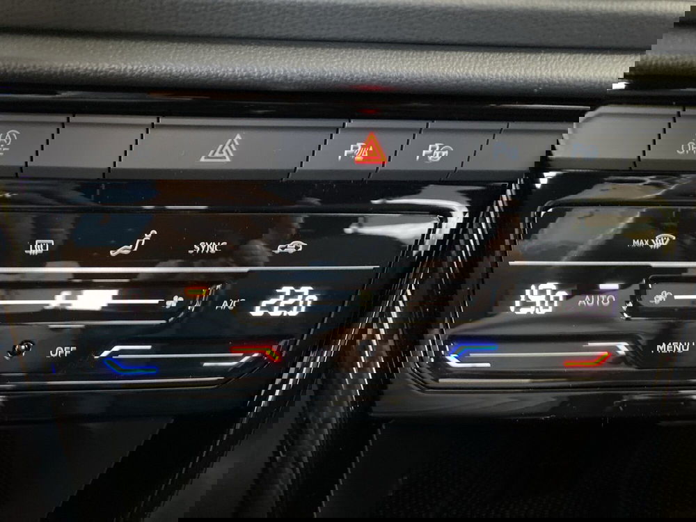 Volkswagen T-Roc nuova a Lodi (14)