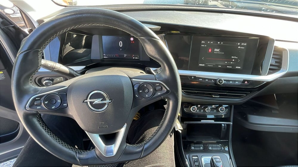 Opel Grandland usata a Massa-Carrara (9)