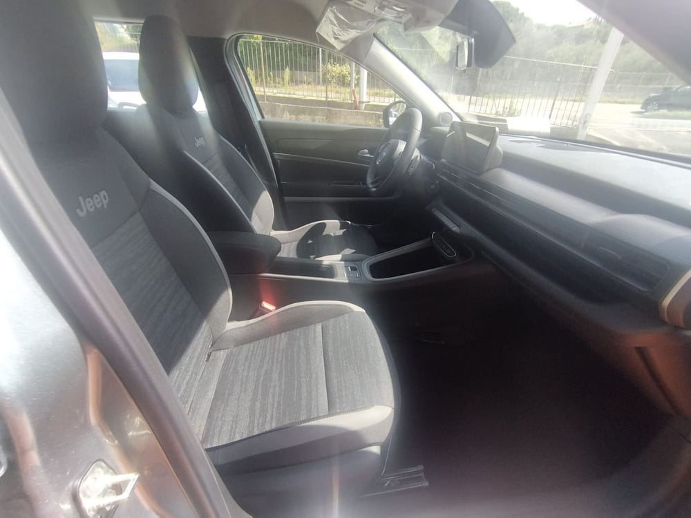 Jeep Avenger nuova a Arezzo (12)