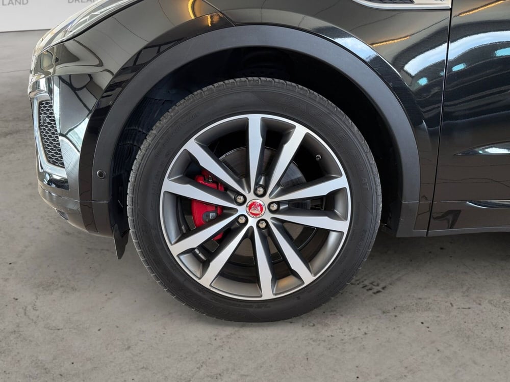 Jaguar E-Pace usata a Livorno (9)
