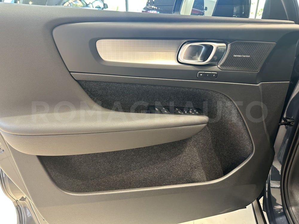 Volvo XC40 nuova a Forlì-Cesena (10)
