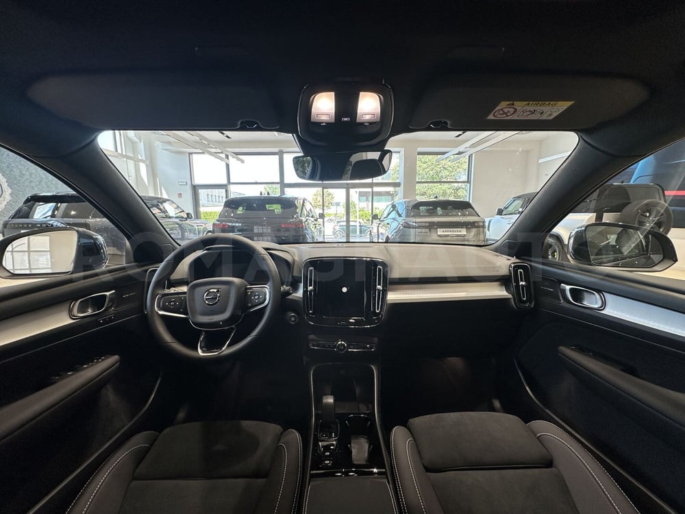 Volvo XC40 nuova a Forlì-Cesena (14)