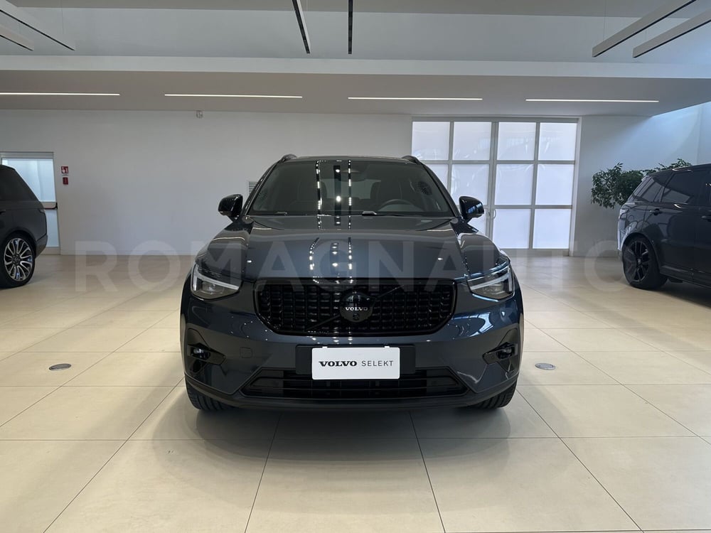Volvo XC40 nuova a Forlì-Cesena (2)
