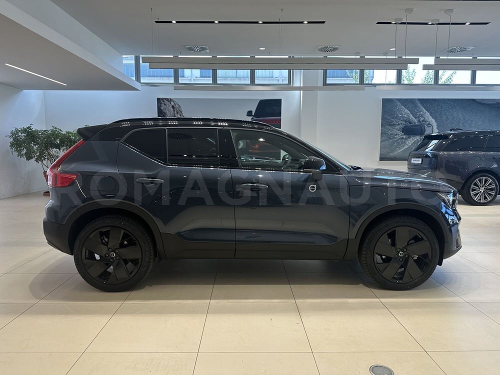 Volvo XC40 nuova a Forlì-Cesena (4)